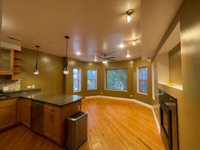 6938 S Dorchester Avenue 2, Chicago, IL 60637