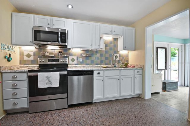 121 E YELKCA TERRACE, Edgewater, FL 32132