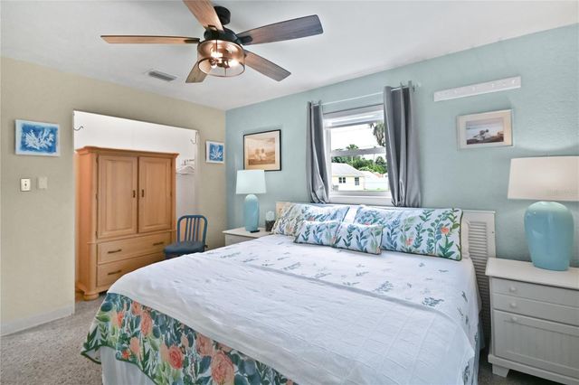 121 E YELKCA TERRACE, Edgewater, FL 32132