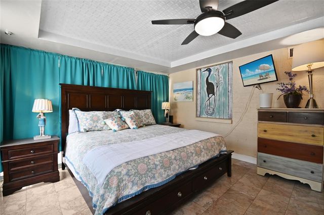 121 E YELKCA TERRACE, Edgewater, FL 32132