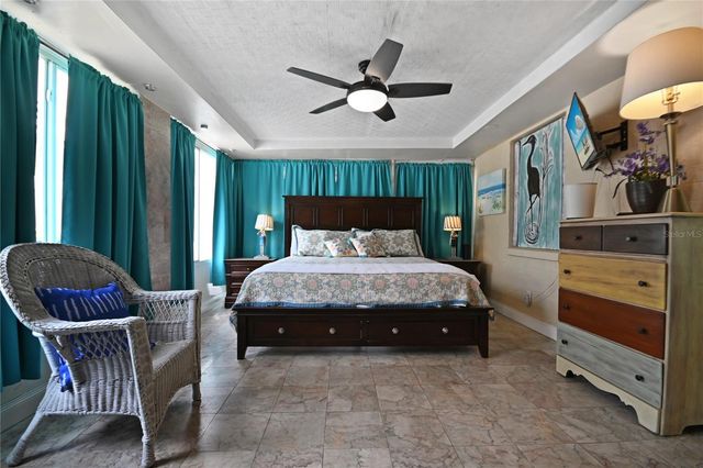 121 E YELKCA TERRACE, Edgewater, FL 32132