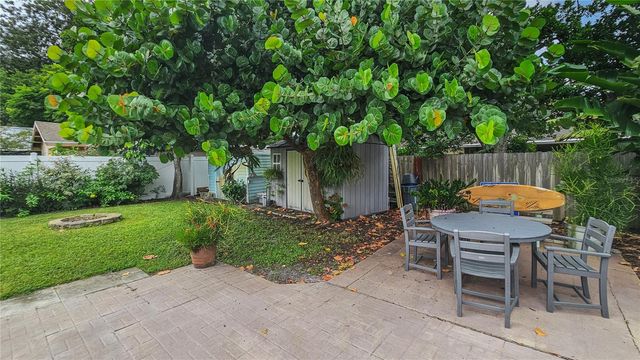 121 E YELKCA TERRACE, Edgewater, FL 32132