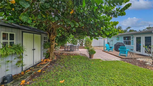 121 E YELKCA TERRACE, Edgewater, FL 32132