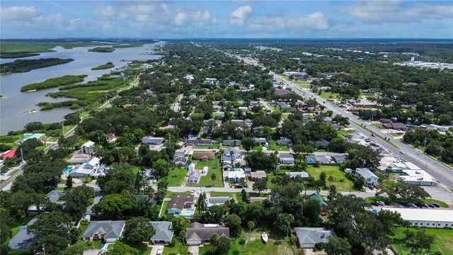 121 E YELKCA TERRACE, Edgewater, FL 32132