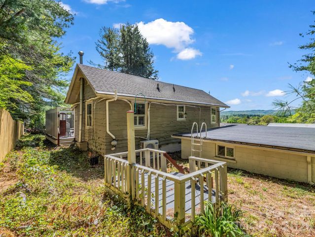 110 Chariton Avenue, Hendersonville, NC 28739