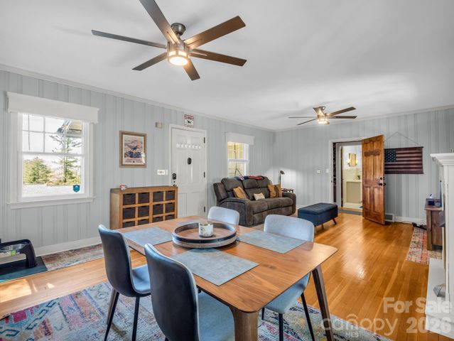 110 Chariton Avenue, Hendersonville, NC 28739