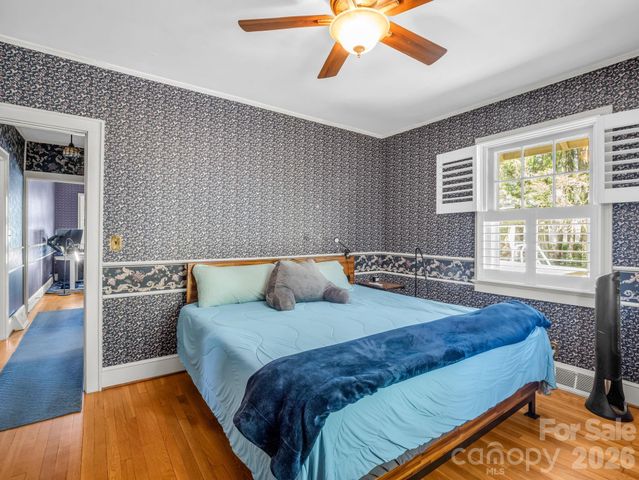 110 Chariton Avenue, Hendersonville, NC 28739