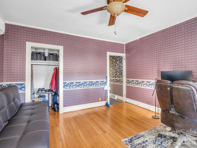 110 Chariton Avenue, Hendersonville, NC 28739