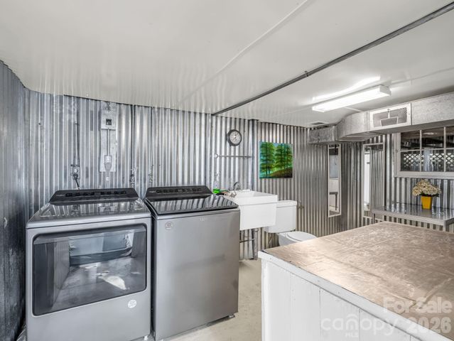110 Chariton Avenue, Hendersonville, NC 28739