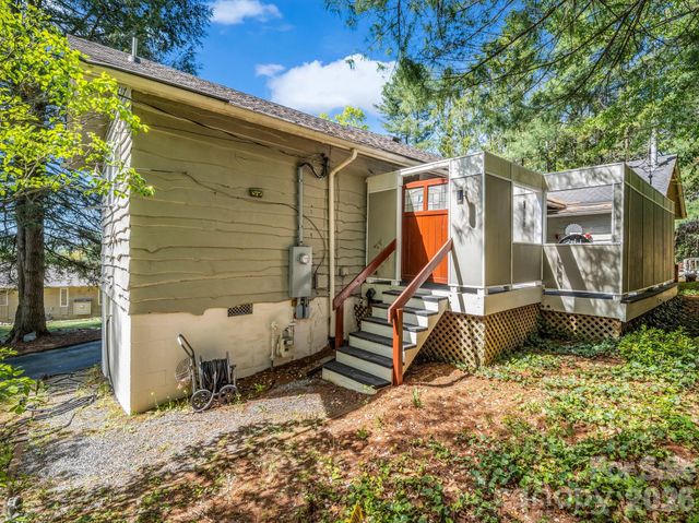 110 Chariton Avenue, Hendersonville, NC 28739