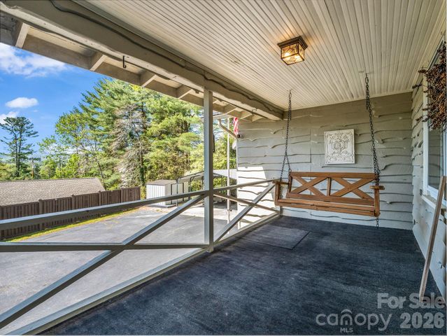 110 Chariton Avenue, Hendersonville, NC 28739