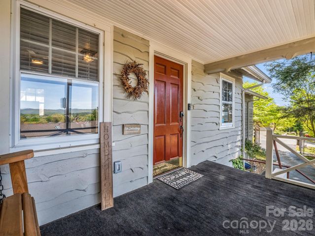 110 Chariton Avenue, Hendersonville, NC 28739