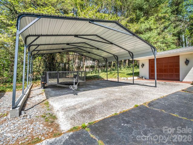 110 Chariton Avenue, Hendersonville, NC 28739