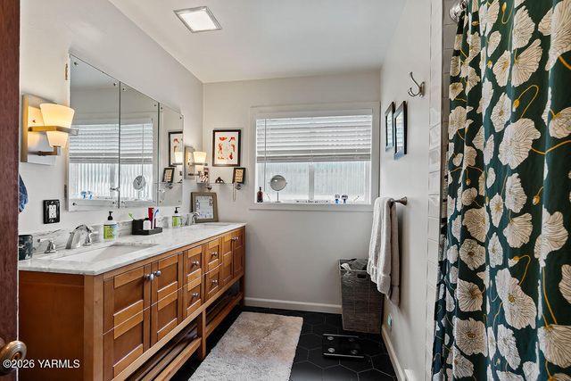 610 S 23rd Ave, Yakima, WA 98902