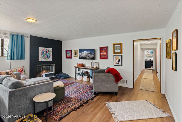 610 S 23rd Ave, Yakima, WA 98902