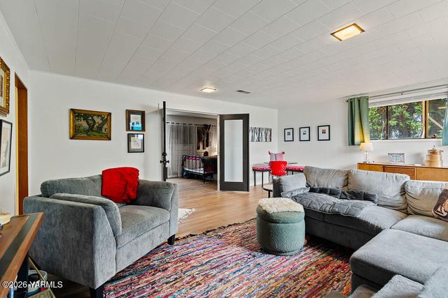 610 S 23rd Ave, Yakima, WA 98902