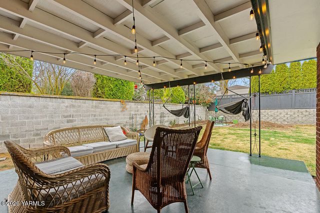 610 S 23rd Ave, Yakima, WA 98902