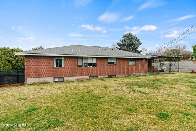 610 S 23rd Ave, Yakima, WA 98902