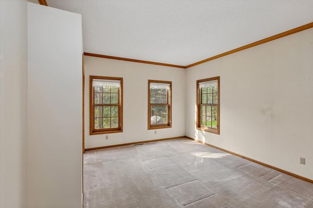 1004 Walden Court, Burnsville, MN 55337