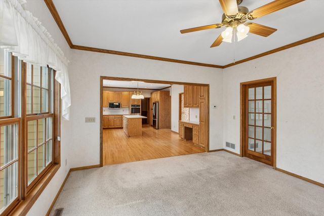 1004 Walden Court, Burnsville, MN 55337