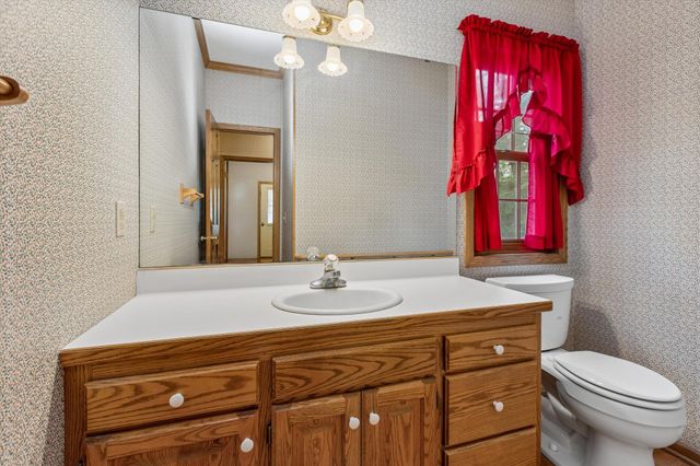 1004 Walden Court, Burnsville, MN 55337