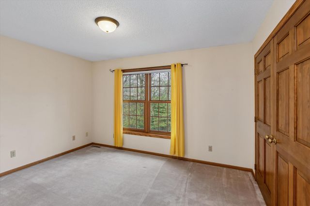 1004 Walden Court, Burnsville, MN 55337