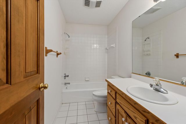 1004 Walden Court, Burnsville, MN 55337