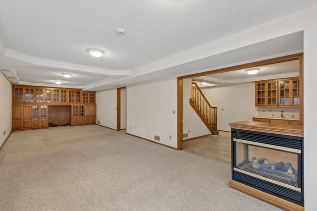 1004 Walden Court, Burnsville, MN 55337