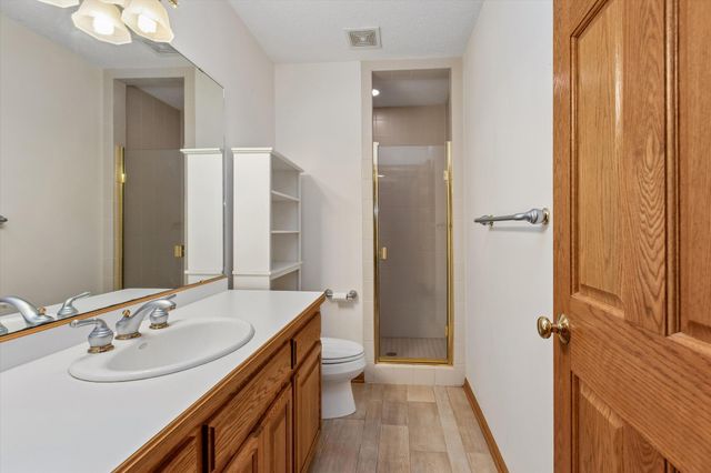 1004 Walden Court, Burnsville, MN 55337