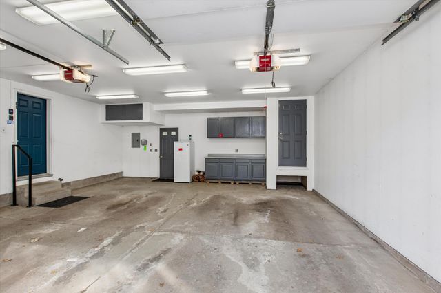 1004 Walden Court, Burnsville, MN 55337