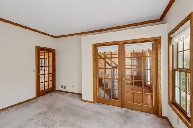 1004 Walden Court, Burnsville, MN 55337