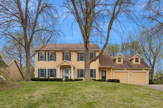 1004 Walden Court, Burnsville, MN 55337
