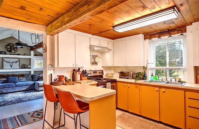 121 Jenckes Hill Road, Lincoln, RI 02865