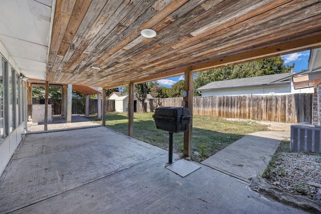 513 Colonial Drive, Garland, TX 75043