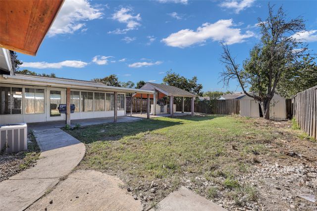 513 Colonial Drive, Garland, TX 75043