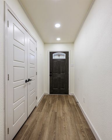 513 Colonial Drive, Garland, TX 75043