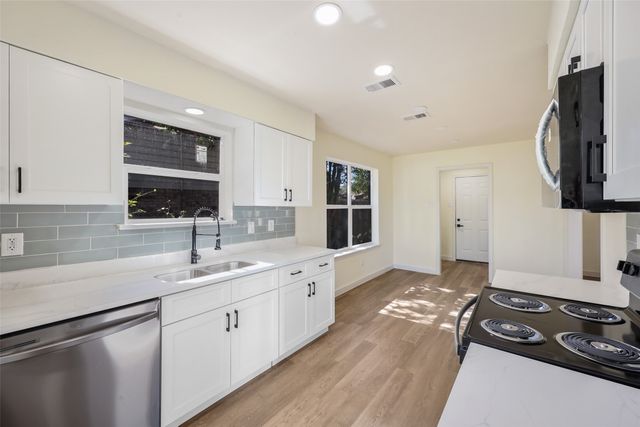 513 Colonial Drive, Garland, TX 75043