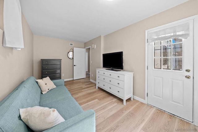 10124 Three Oaks Way, Santee, CA 92071