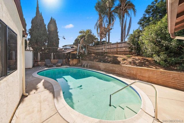10124 Three Oaks Way, Santee, CA 92071
