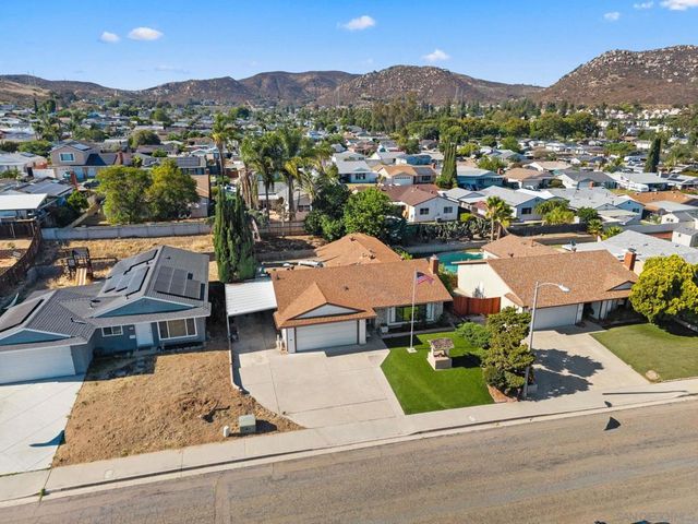 10124 Three Oaks Way, Santee, CA 92071