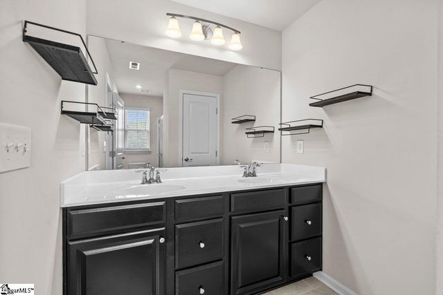 32 Country Dale Drive, Greer, SC 29650