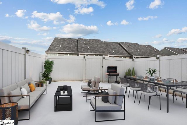 32 Country Dale Drive, Greer, SC 29650