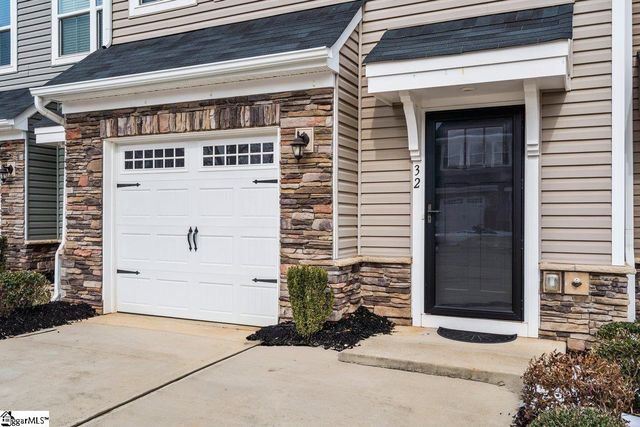 32 Country Dale Drive, Greer, SC 29650