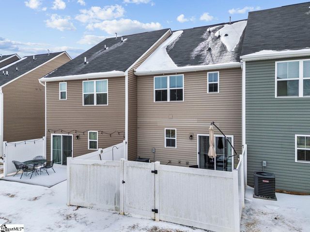 32 Country Dale Drive, Greer, SC 29650