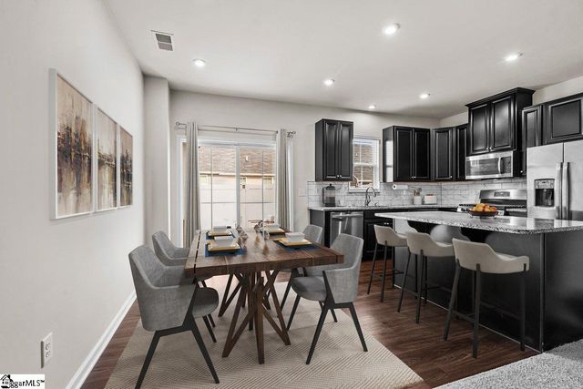 32 Country Dale Drive, Greer, SC 29650