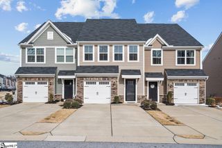 32 Country Dale Drive, Greer, SC 29650