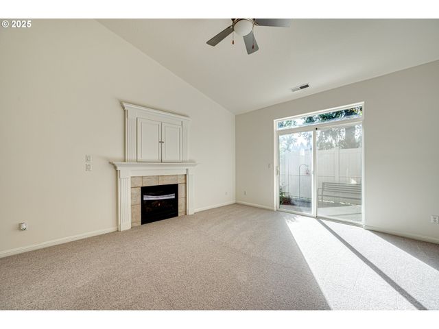 8021 Ne 22ND St, Vancouver, WA 98664