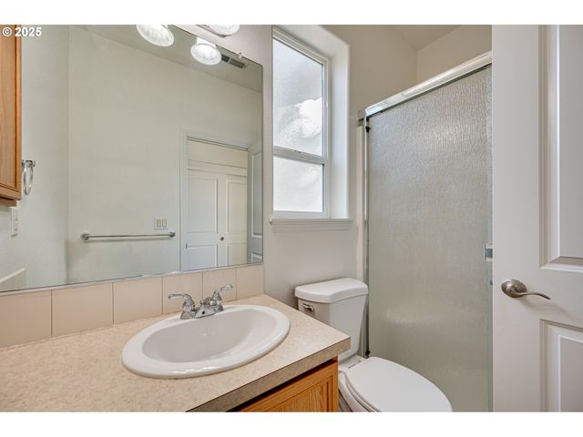 8021 Ne 22ND St, Vancouver, WA 98664