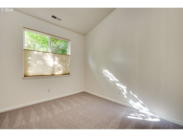 8021 Ne 22ND St, Vancouver, WA 98664