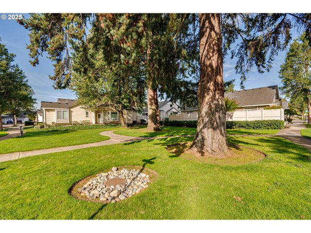 8021 Ne 22ND St, Vancouver, WA 98664